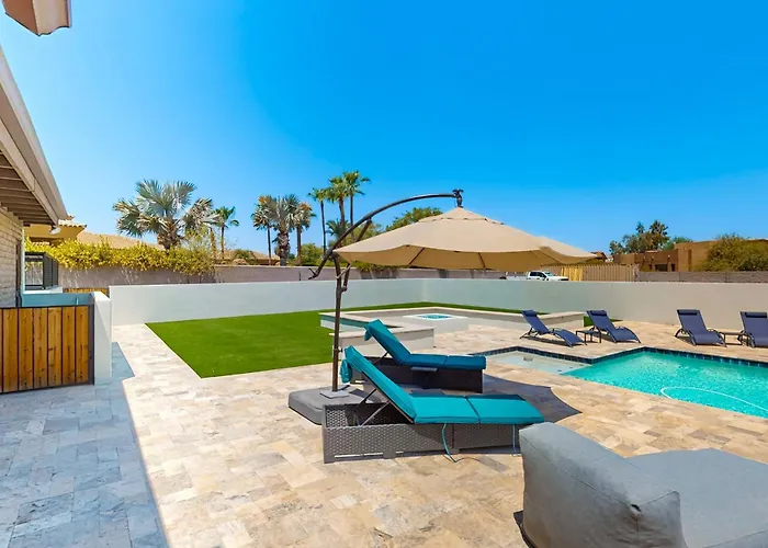 Peaceful, Spacious, Luxury Backyard, Putting * Scottsdale