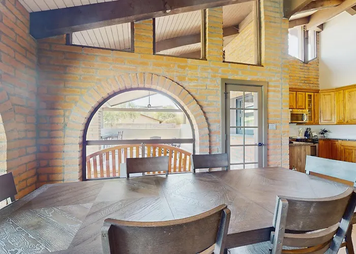 Peaceful, Spacious, Luxury Backyard, Putting *